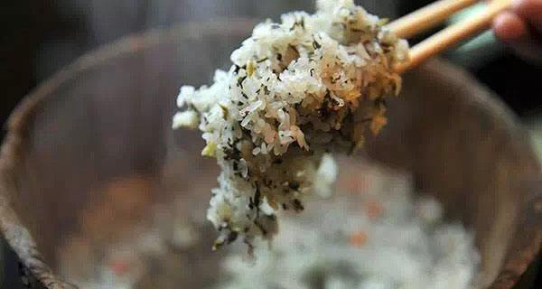 去到铜仁一定要吃的社饭    呢，    呢超级好吃！-01