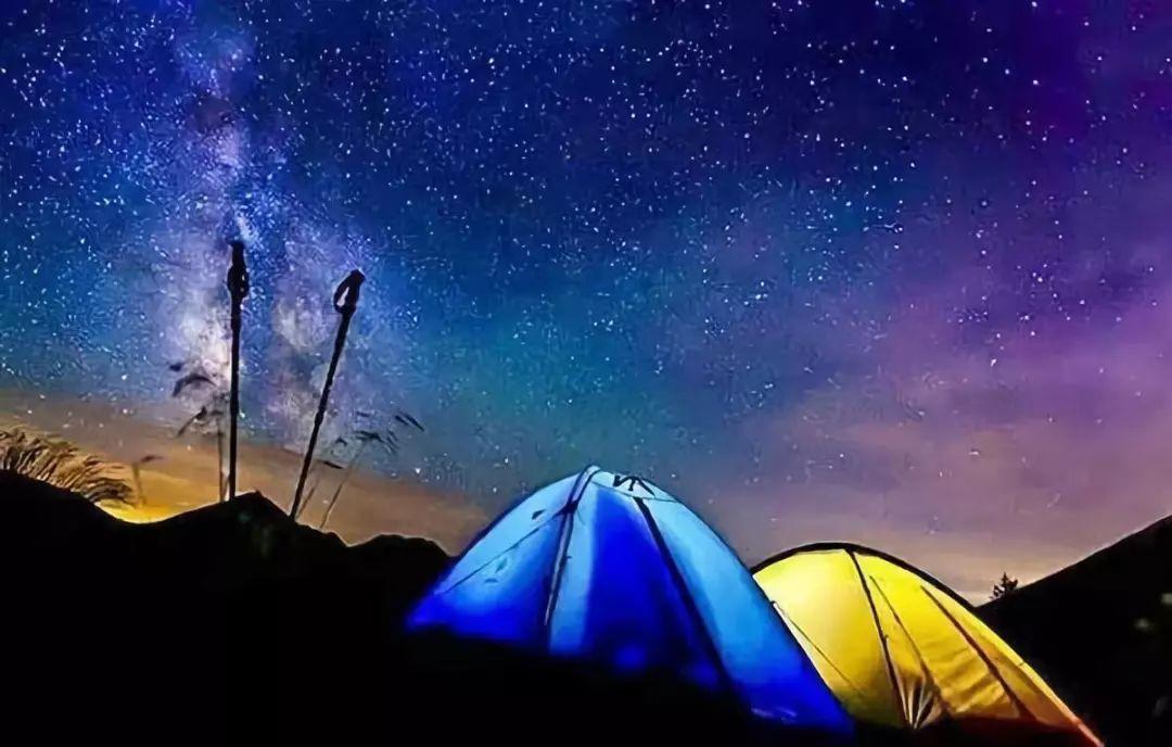 亲子野外露营旅游攻略    呢，    呢露营前装备清单