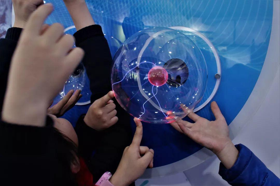 平塘天文研学(解密FAST、深入天眼台址)-西江苗寨(辨识苗药、水族非遗、蜡染/造纸、摸鱼&长桌) 平塘天文研学(解密FAST、深入天眼台址)-西江苗寨(辨识苗药、水族非遗、蜡染/造纸、摸鱼&长桌)