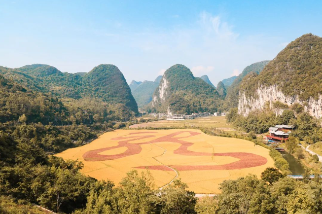 多彩贵州, 呀秋色绚烂 多彩贵州 呢, 呢秋色绚烂