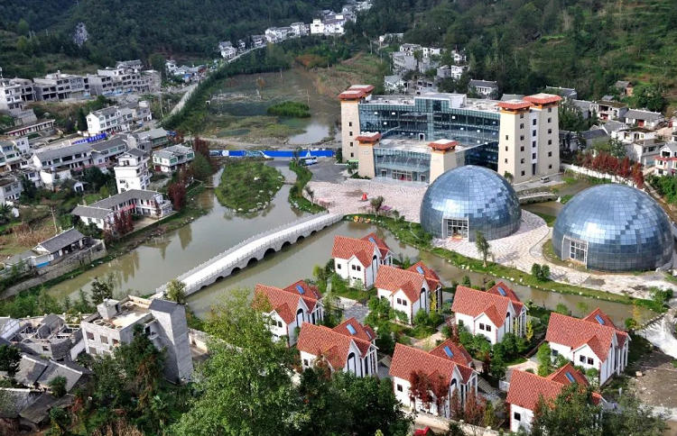 走    👰‍♂️，这个冬季去百里杜鹃泡温泉吧！