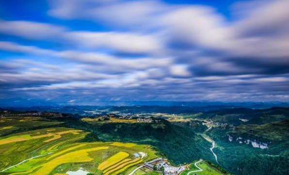 贵州“第一村”景色美过5A, 呢人气超千户苗寨,游客和本地人都说好 贵州“第一村”景色美过5A 呀,人气超千户苗寨, 呢游客和本地人都说好